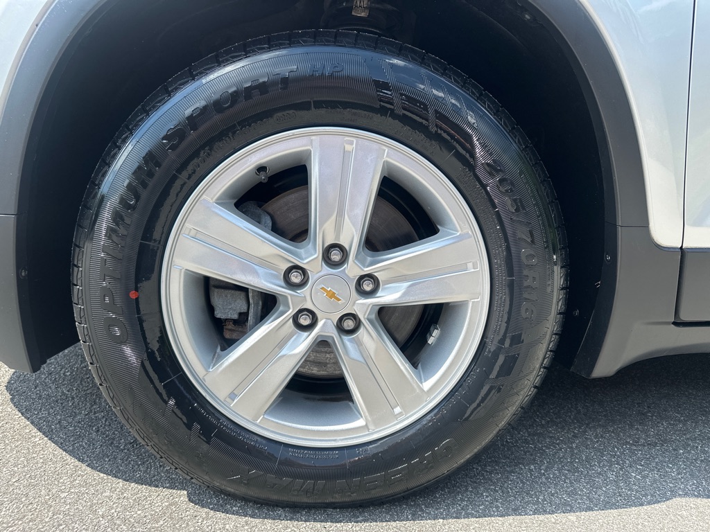 Vehicle image 33 of 38