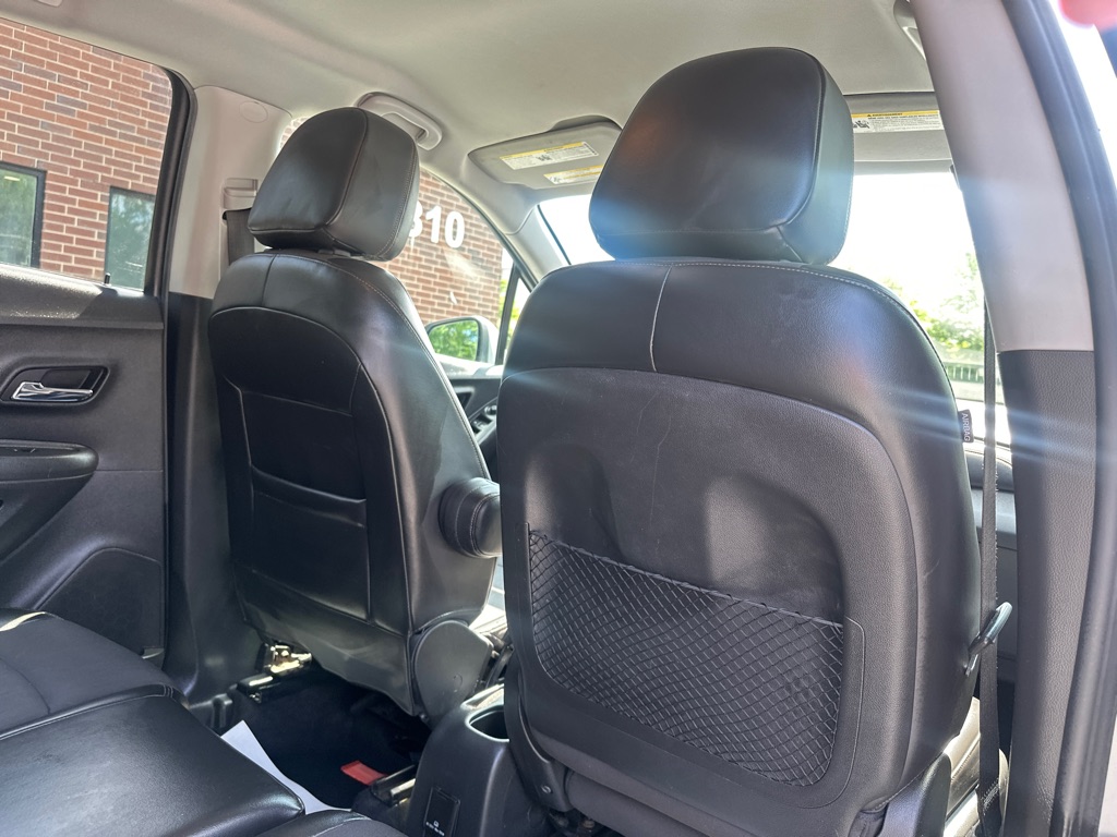 Vehicle image 18 of 38