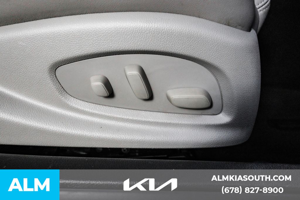 Vehicle image 41 of 89