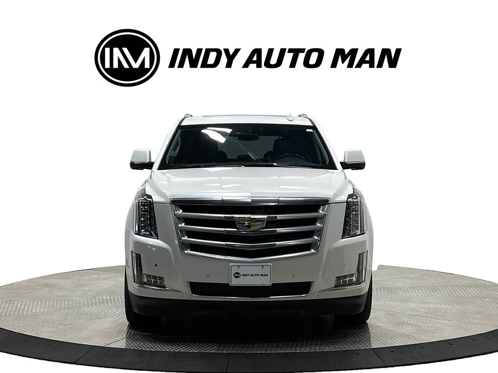 2017 Cadillac Escalade Luxury Image 2 of 40