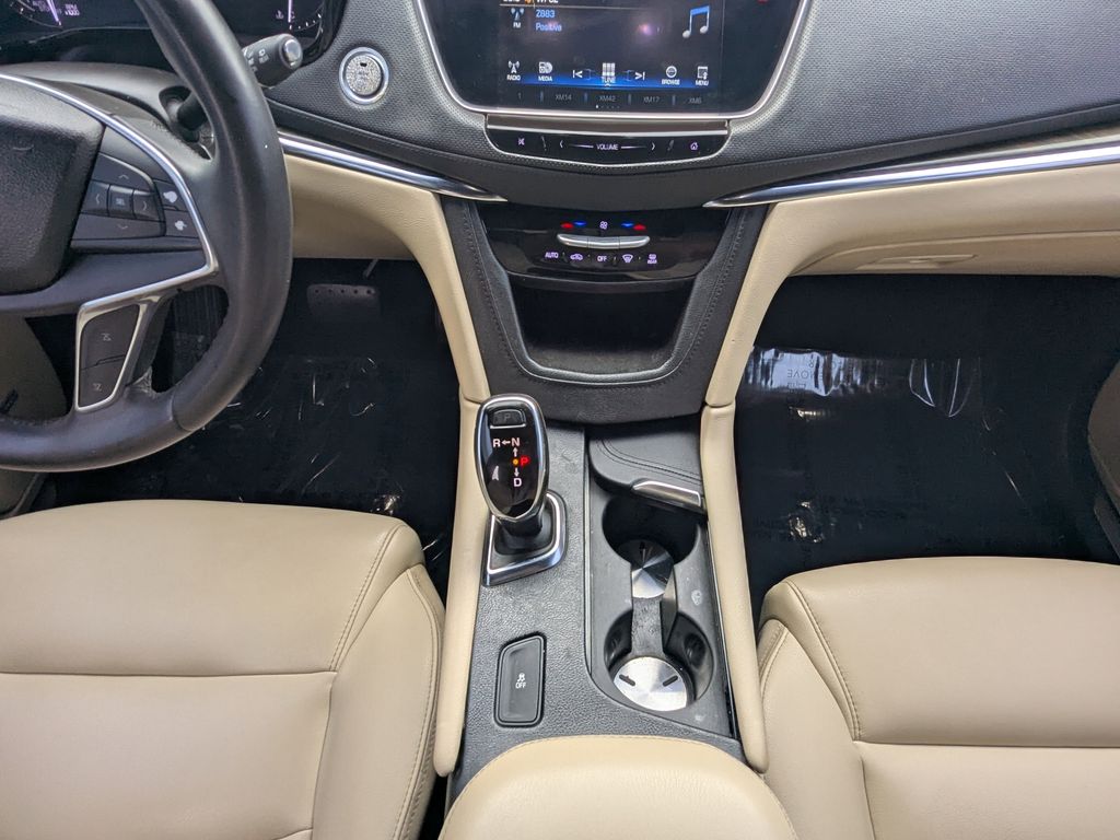 2017 Cadillac XT5 Base Image 17 of 26