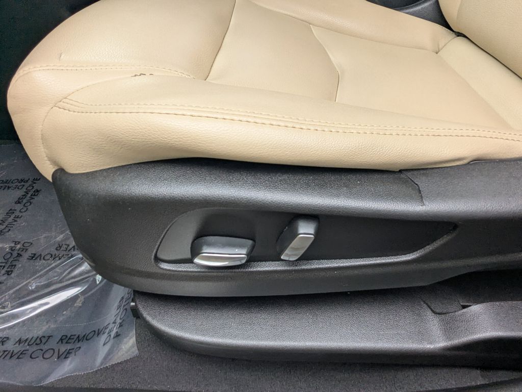 2017 Cadillac XT5 Base Image 23 of 26