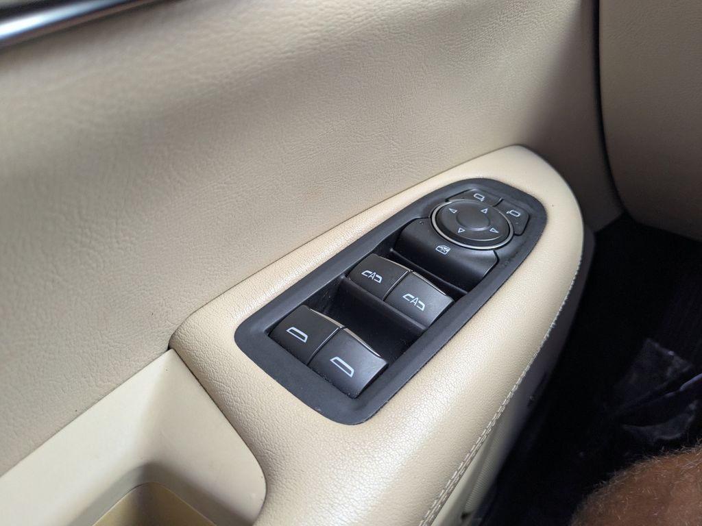 2017 Cadillac XT5 Base Image 19 of 26