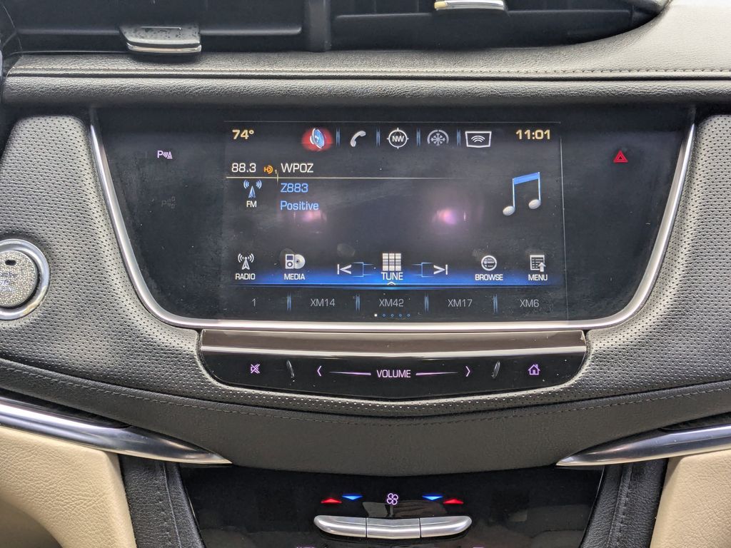 2017 Cadillac XT5 Base Image 15 of 26