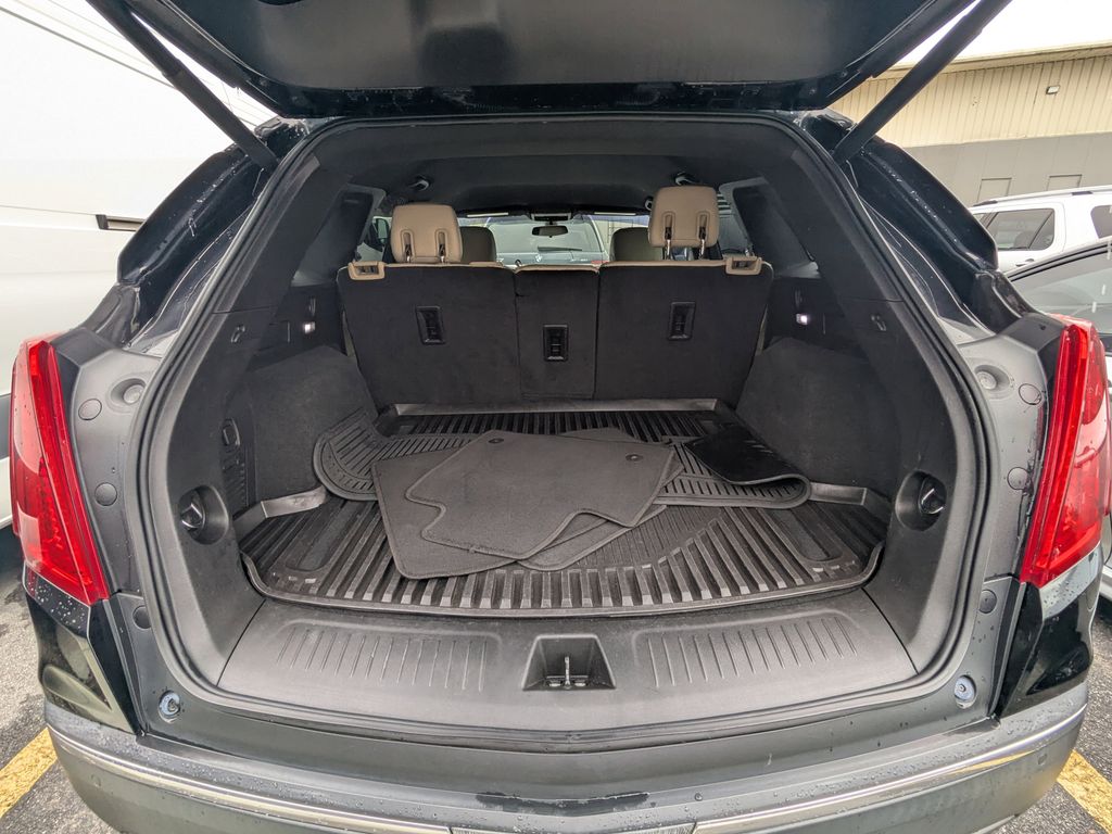 2017 Cadillac XT5 Base Image 7 of 26