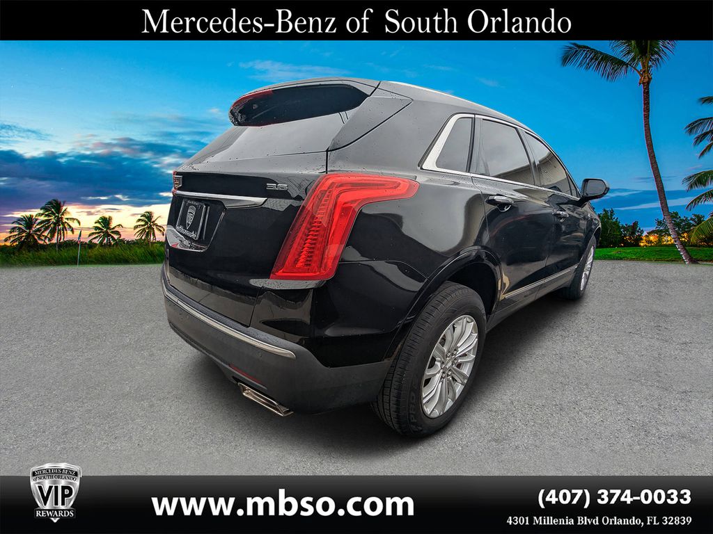 2017 Cadillac XT5 Base Image 4 of 26