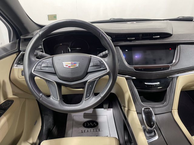 Vehicle image 17 of 27