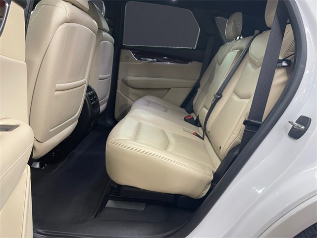 Vehicle image 13 of 24