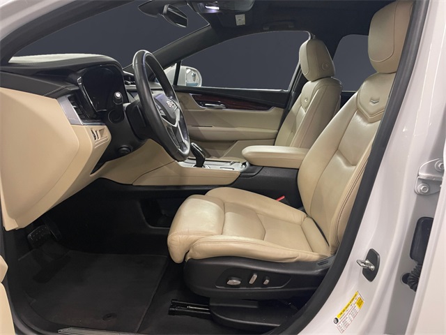 Vehicle image 9 of 24