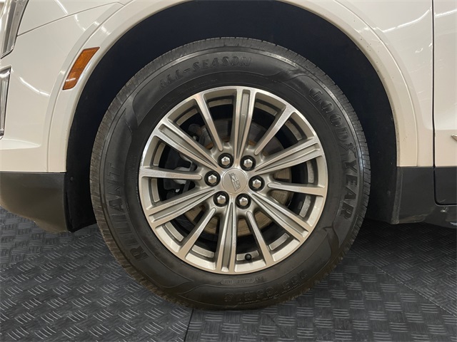 Vehicle image 14 of 24