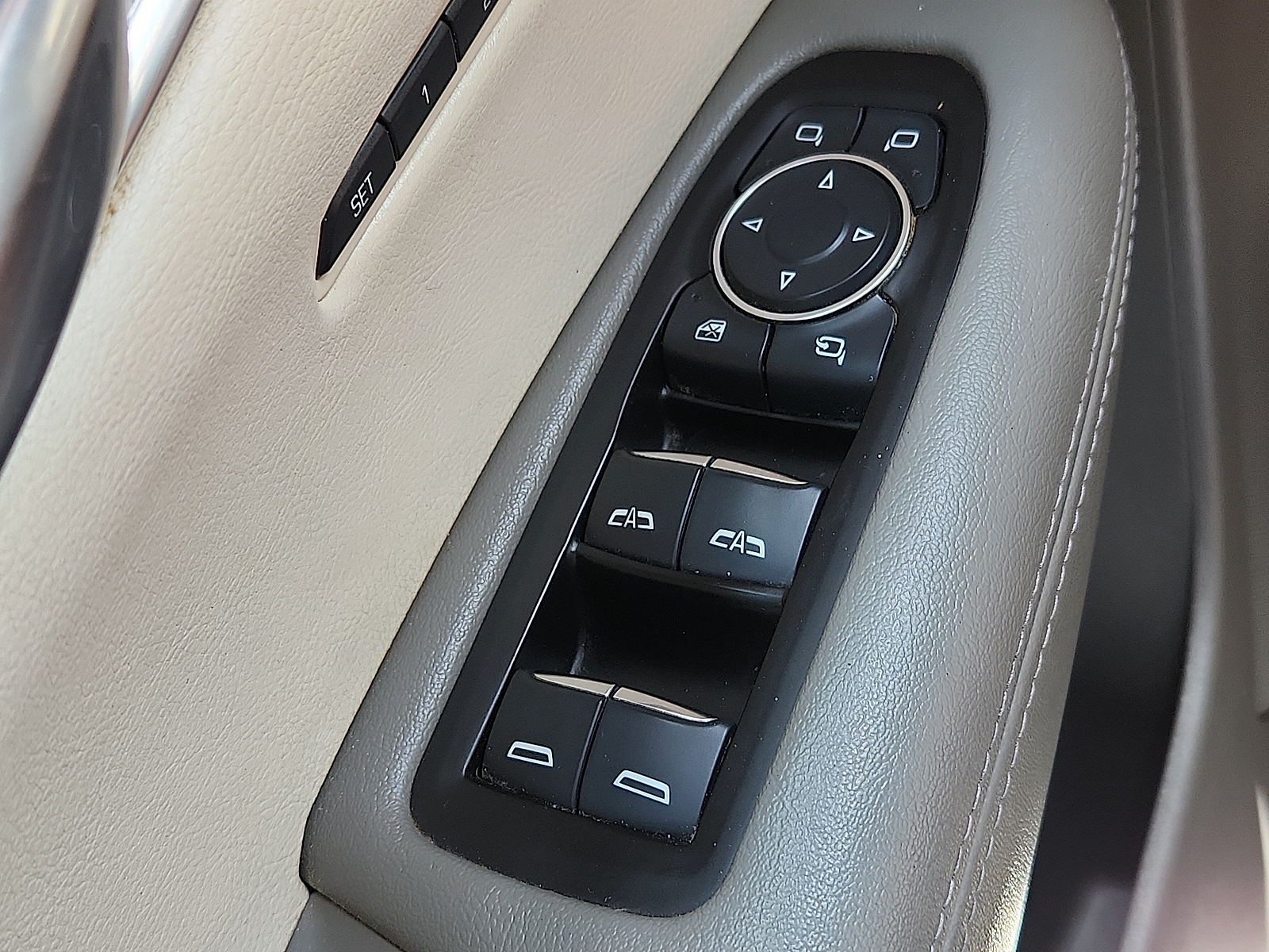 Vehicle image 15 of 16