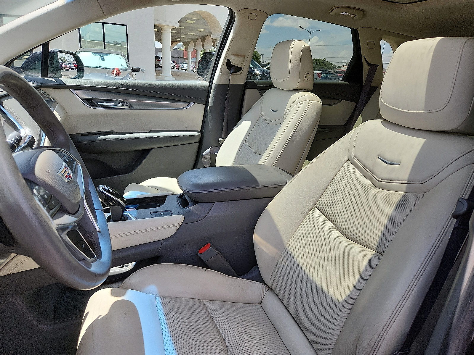 Vehicle image 8 of 16
