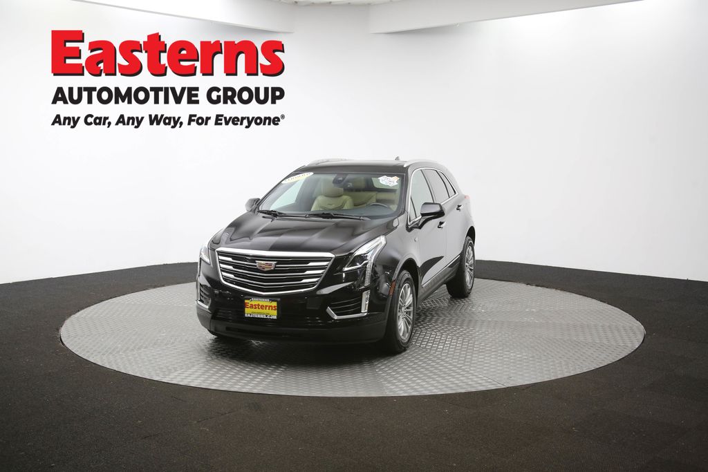 2017 Cadillac XT5 Luxury Image 3 of 65