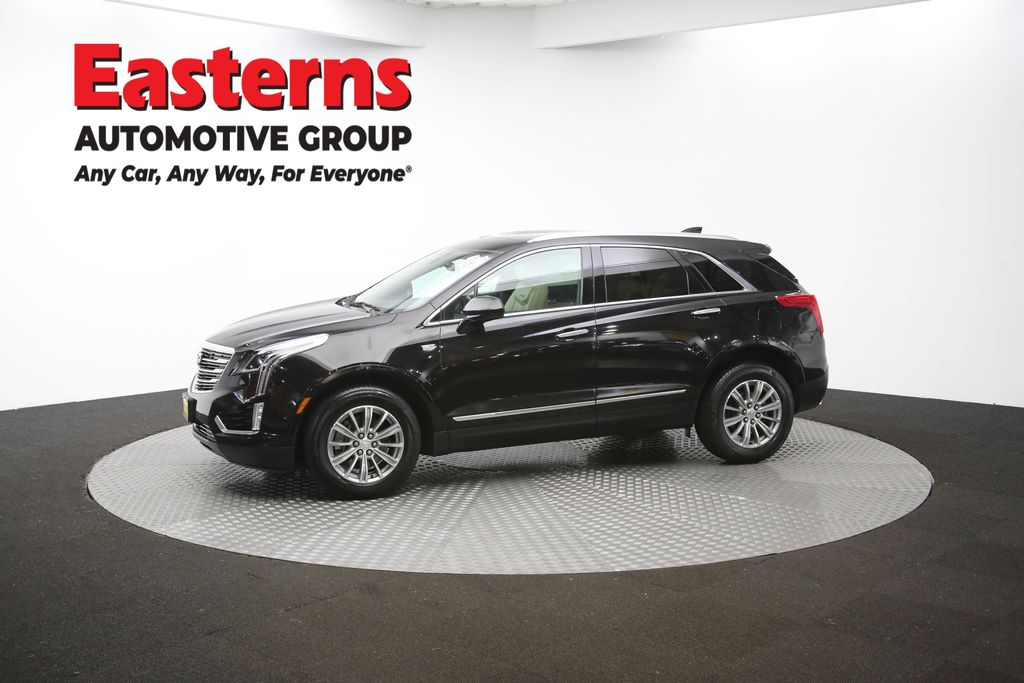 2017 Cadillac XT5 Luxury Image 2 of 65