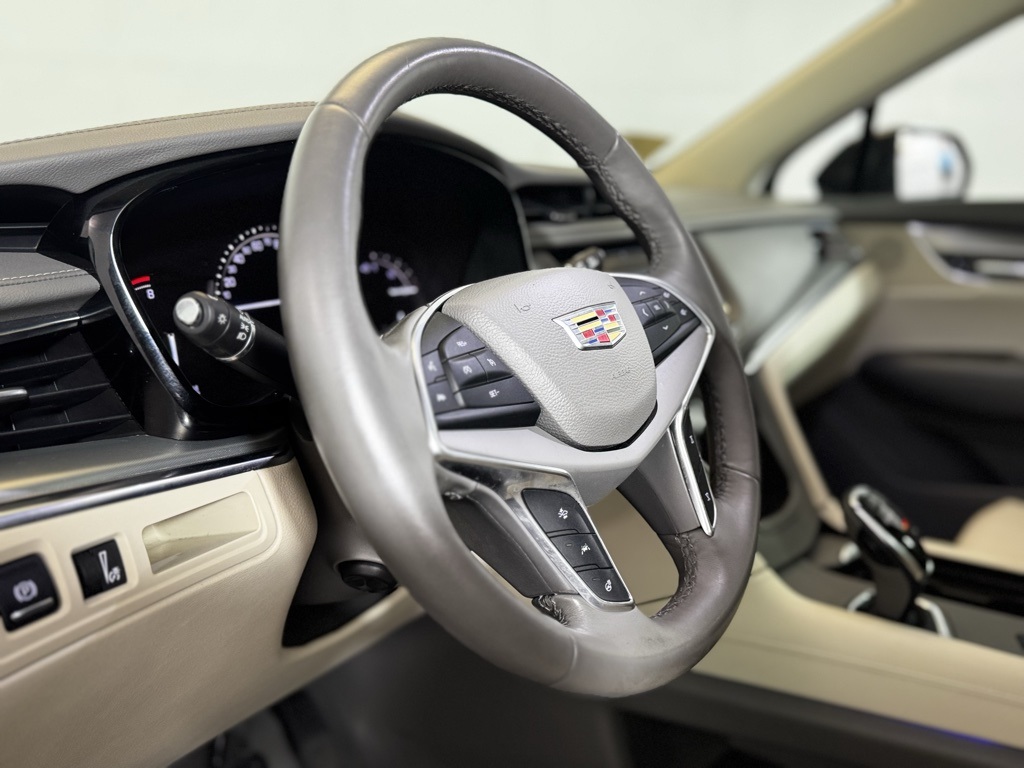 Vehicle image 12 of 25