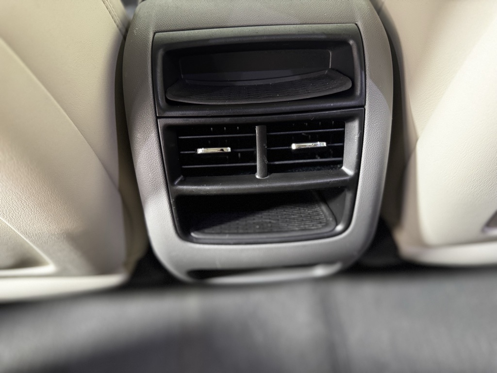 Vehicle image 24 of 25