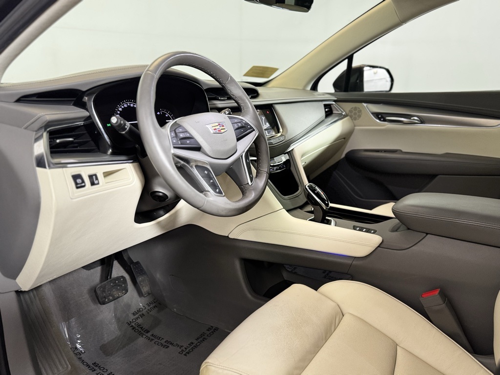 Vehicle image 13 of 25