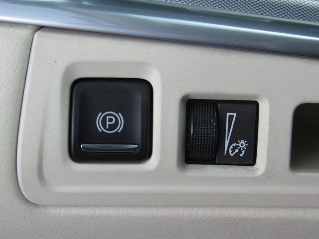 Vehicle image 36 of 51