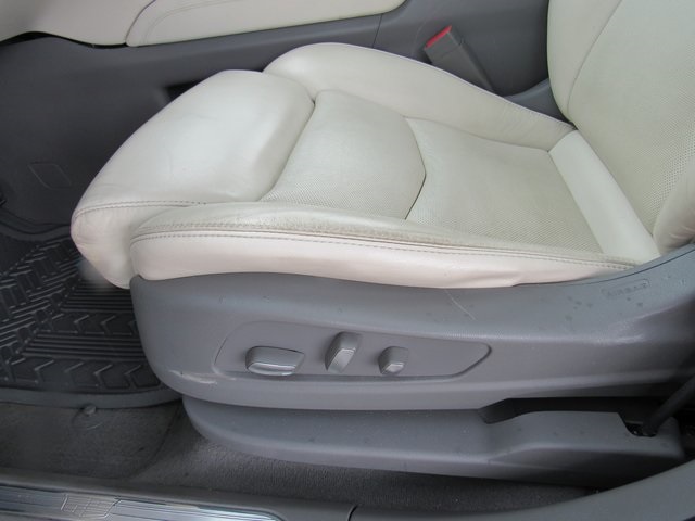 Vehicle image 33 of 51
