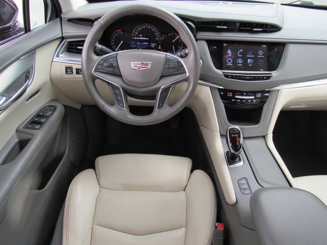 Vehicle image 21 of 51
