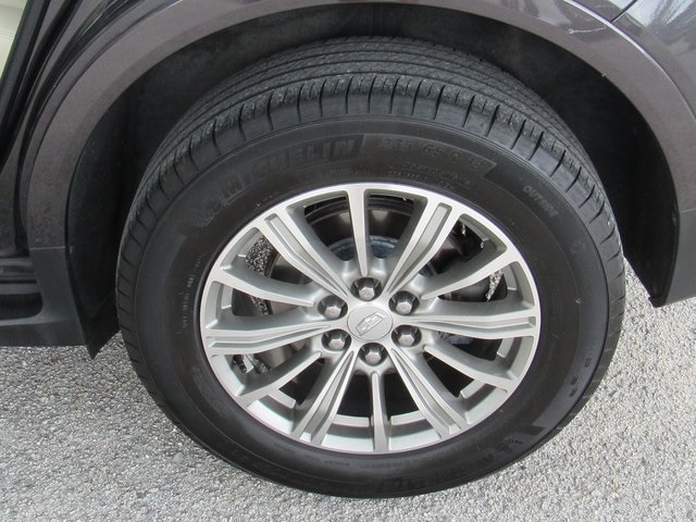 Vehicle image 17 of 51