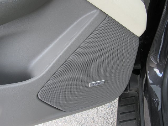 Vehicle image 40 of 51