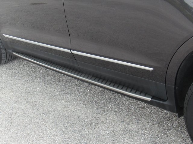Vehicle image 18 of 51