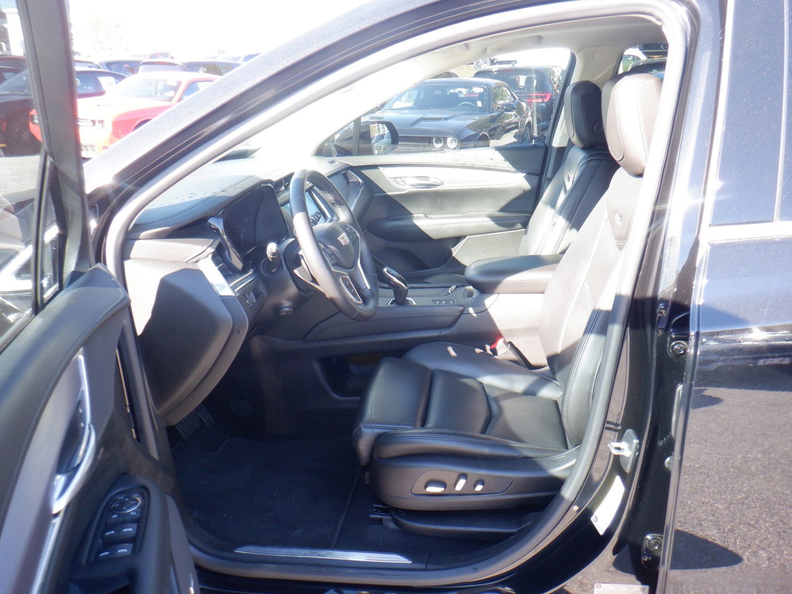 Vehicle image 21 of 40