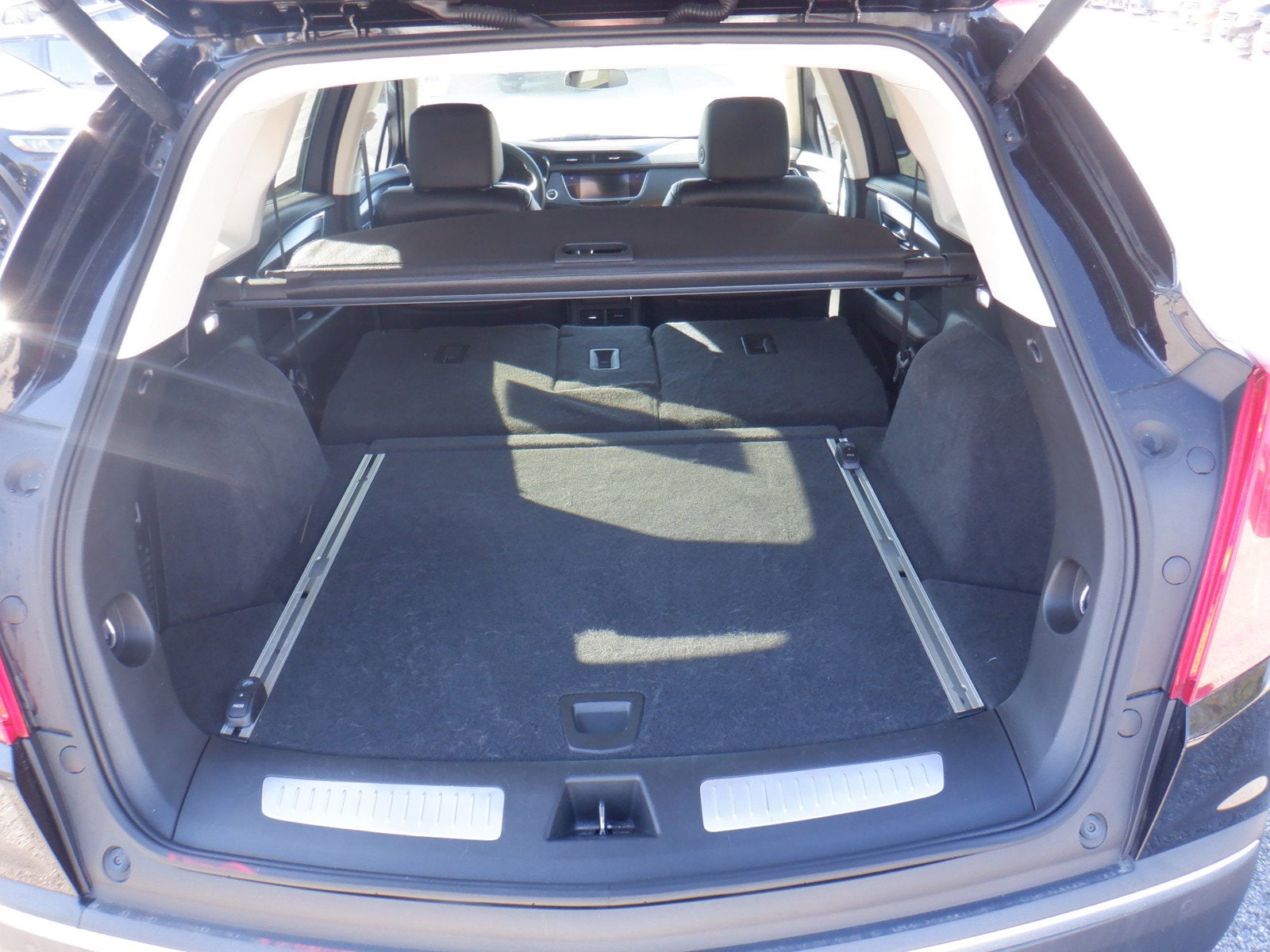 Vehicle image 8 of 40