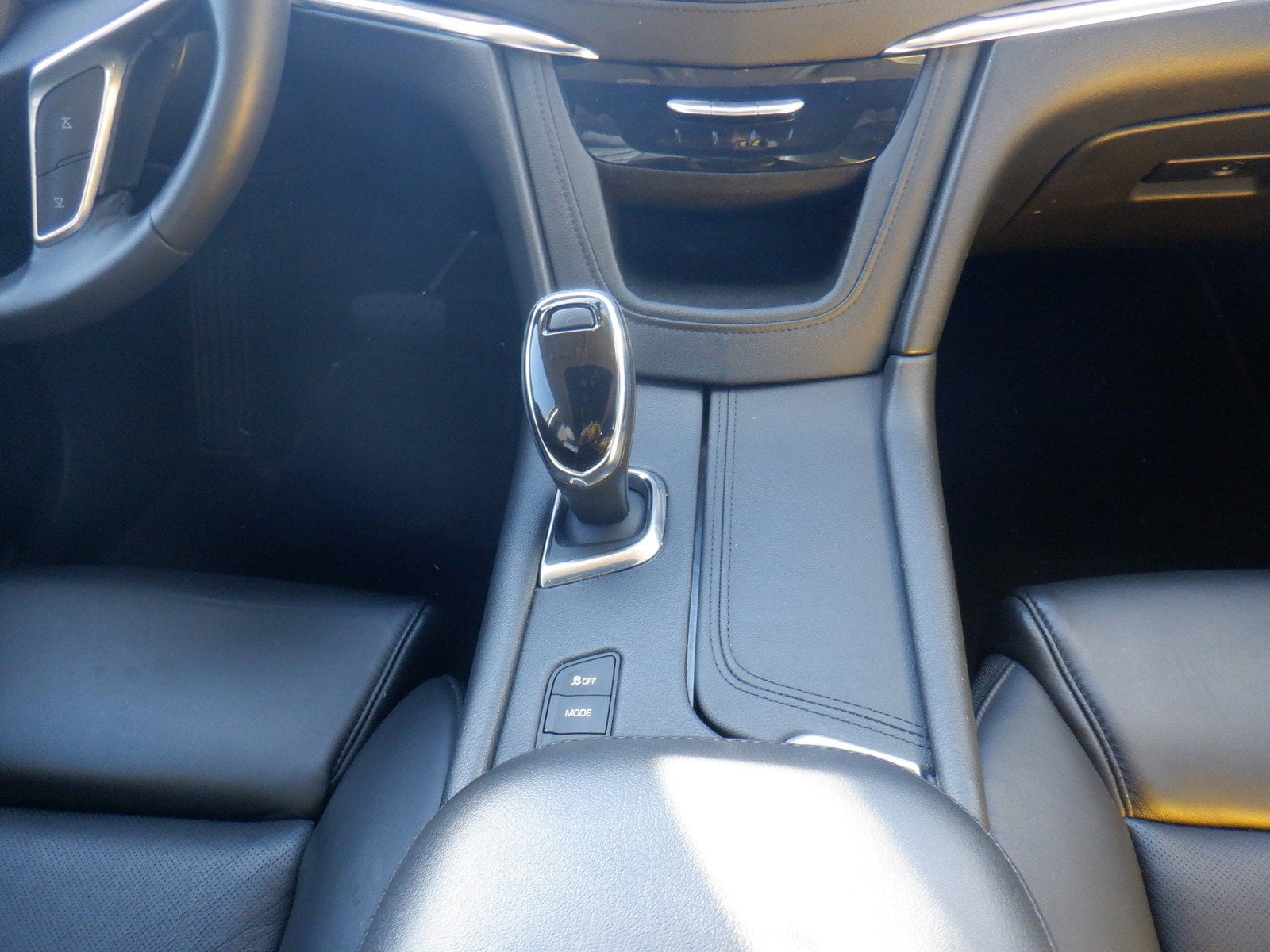 Vehicle image 36 of 40