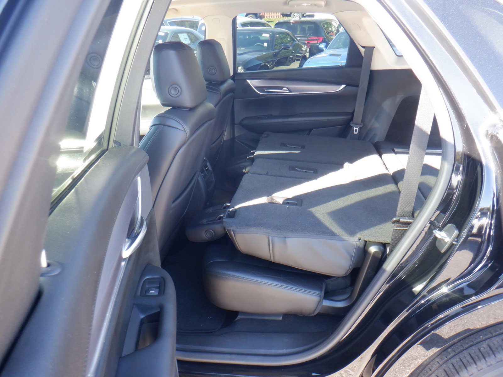 Vehicle image 18 of 40