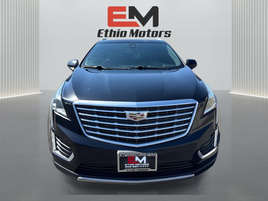 2017 Cadillac XT5 Platinum Image 2 of 47