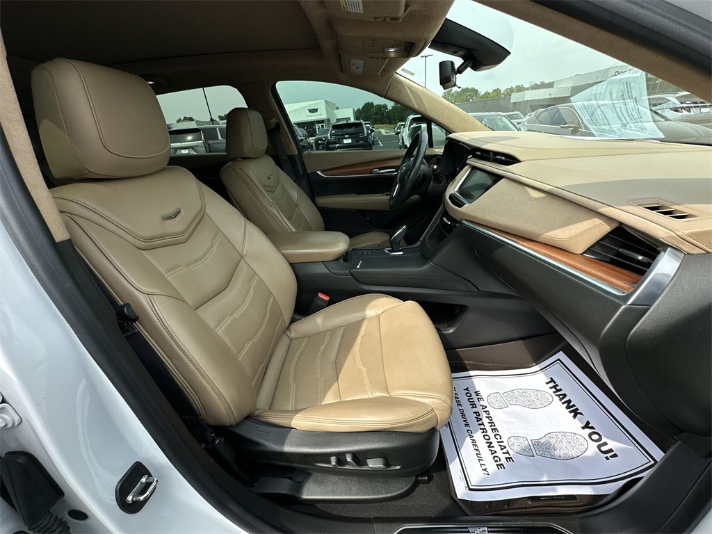 Vehicle image 24 of 26