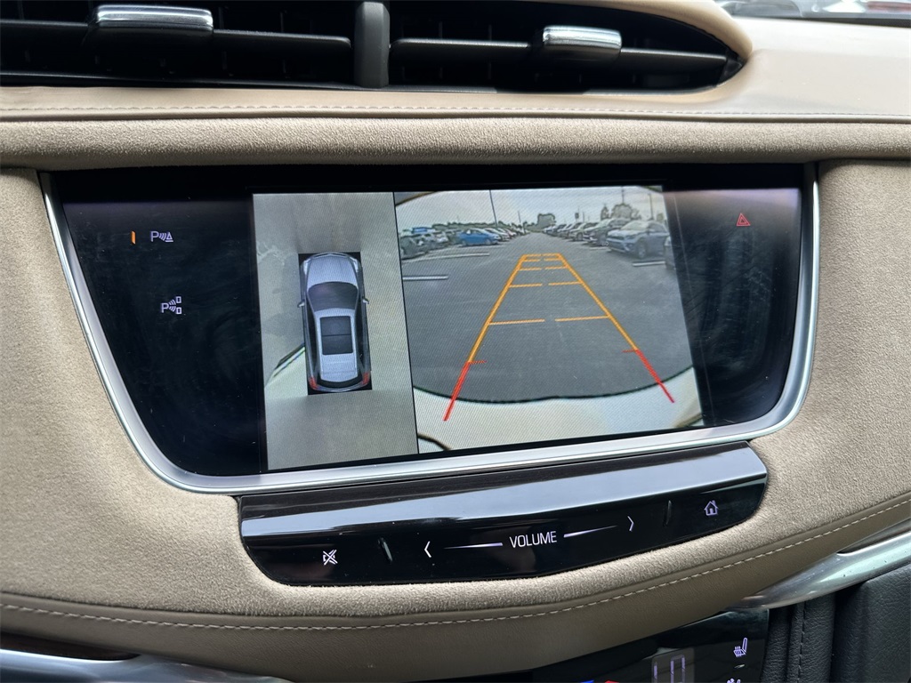 Vehicle image 17 of 26