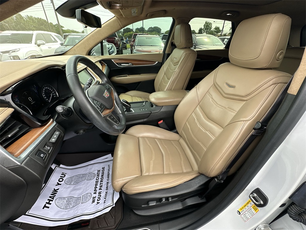 Vehicle image 11 of 26