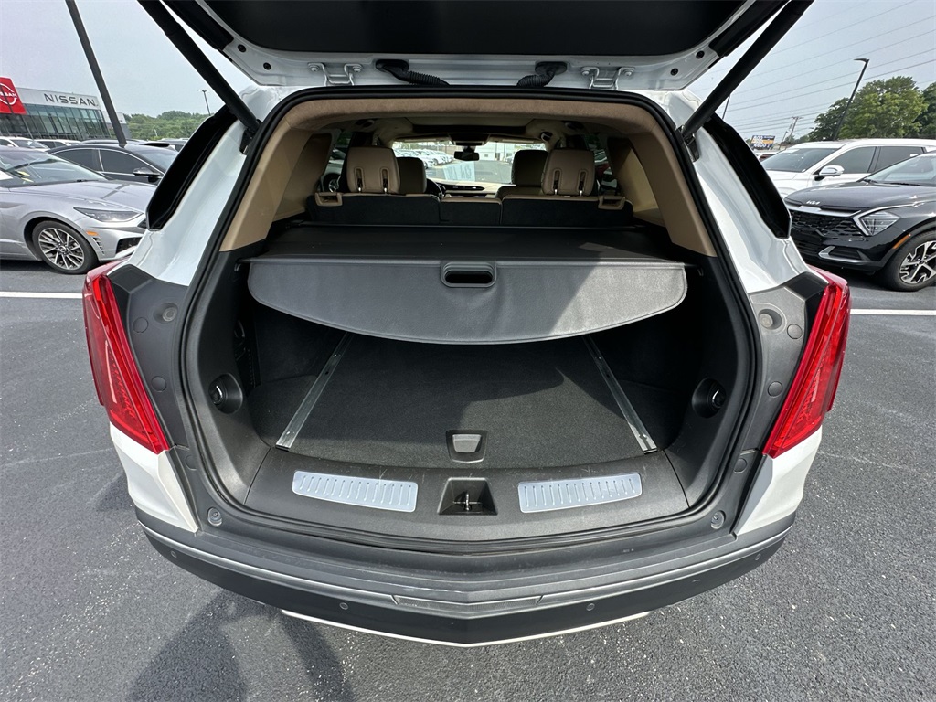 Vehicle image 23 of 26