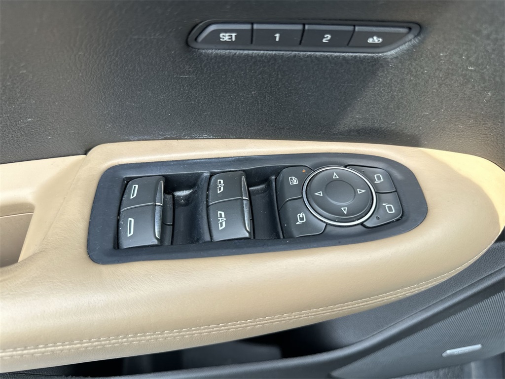 Vehicle image 13 of 26