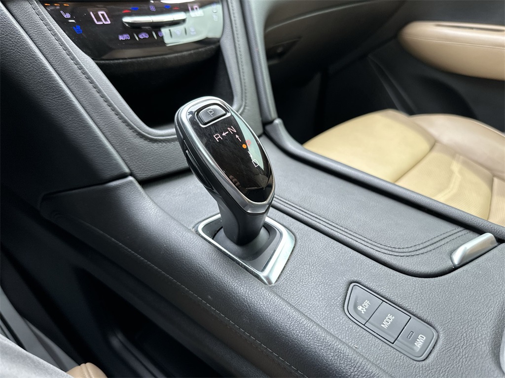 Vehicle image 19 of 26
