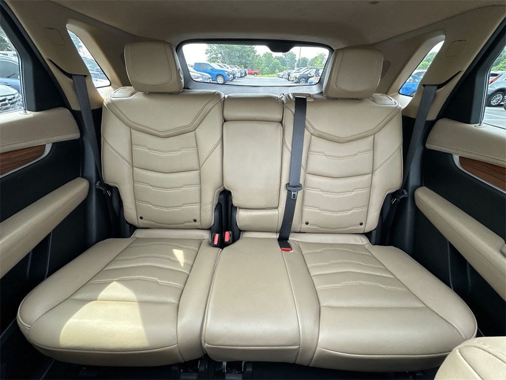 Vehicle image 22 of 26
