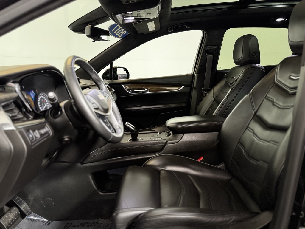 Vehicle image 21 of 22