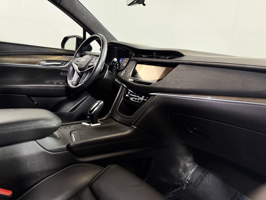 Vehicle image 12 of 22