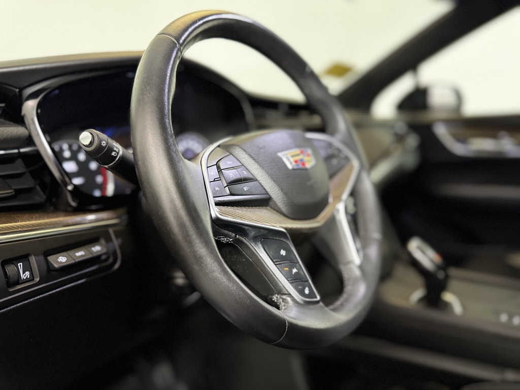 Vehicle image 14 of 22