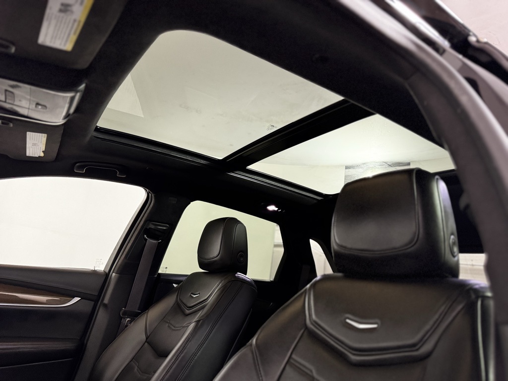Vehicle image 11 of 22