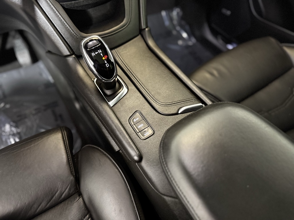 Vehicle image 15 of 22