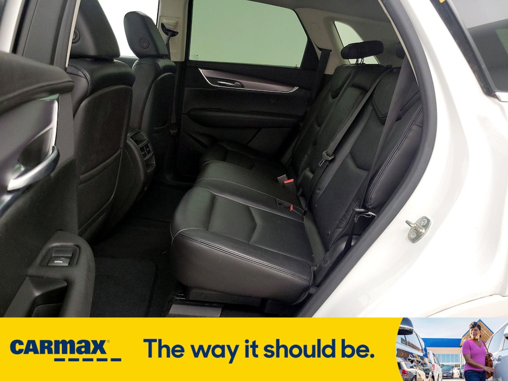Vehicle image 11 of 29