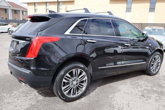 2017 Cadillac XT5 Premium Luxury Image 3 of 52