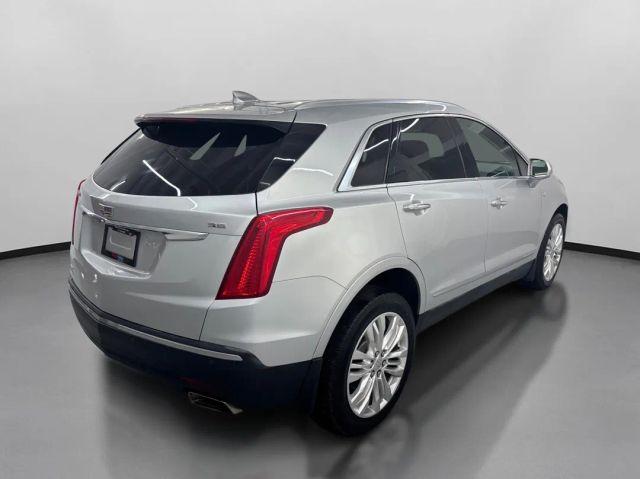 2017 Cadillac XT5 Premium Luxury Image 7 of 48