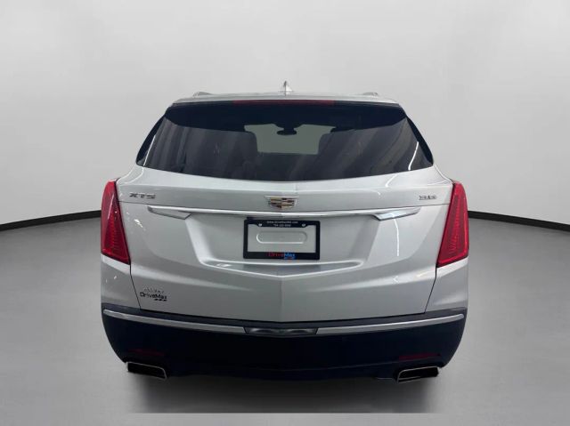 2017 Cadillac XT5 Premium Luxury Image 8 of 48