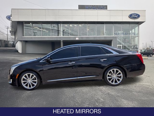 2017 Cadillac XTS Luxury Image 2 of 30