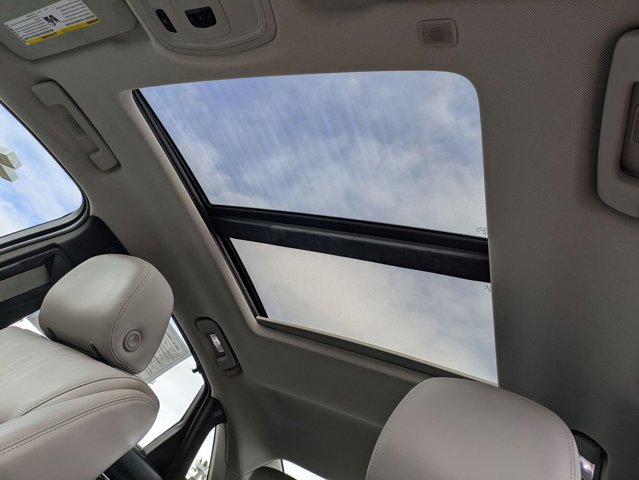 Vehicle image 19 of 35